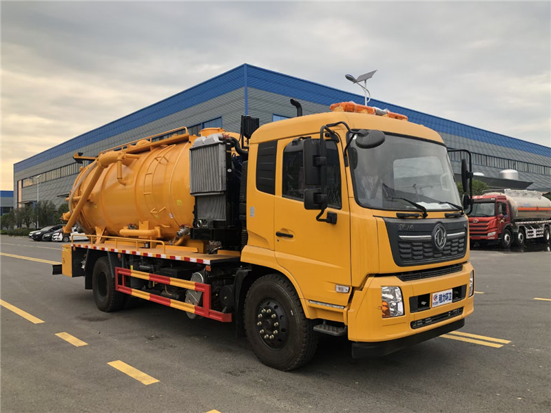 東風(fēng)柳汽國(guó)六后八清洗吸污車抽吸效率高可以廣泛使用