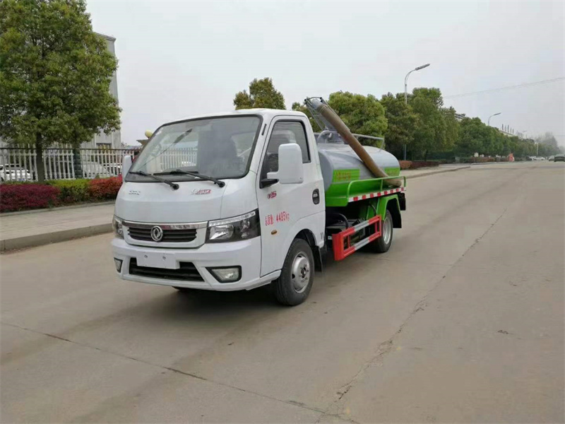 東風途逸藍牌3噸吸糞車