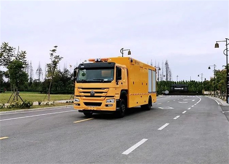 重汽豪沃4000方大流量排水搶險車